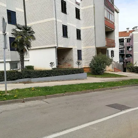 Koruna 1 Apartment Pula