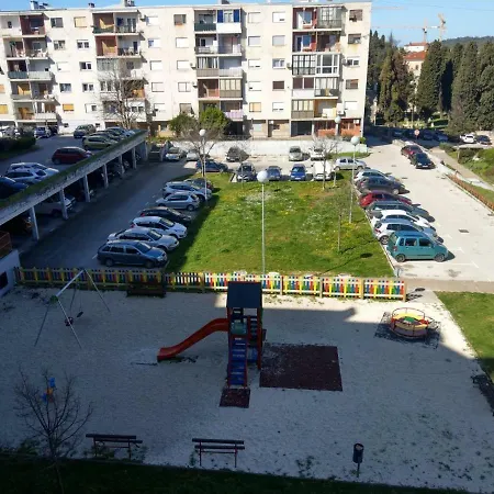 Apartament Koruna 1 *